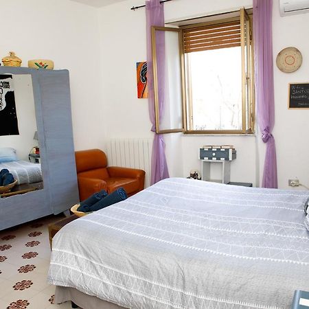 Santu Bustianu Bed & Breakfast Orgosolo Ngoại thất bức ảnh